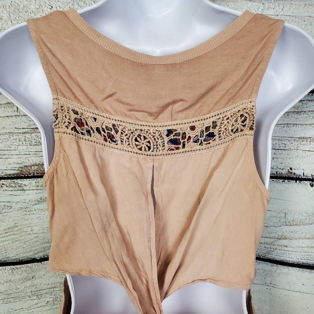 BKE Gimmicks XS Beige Crochet Lace Tank Top with Open Back Twist - Picture 5 of 9